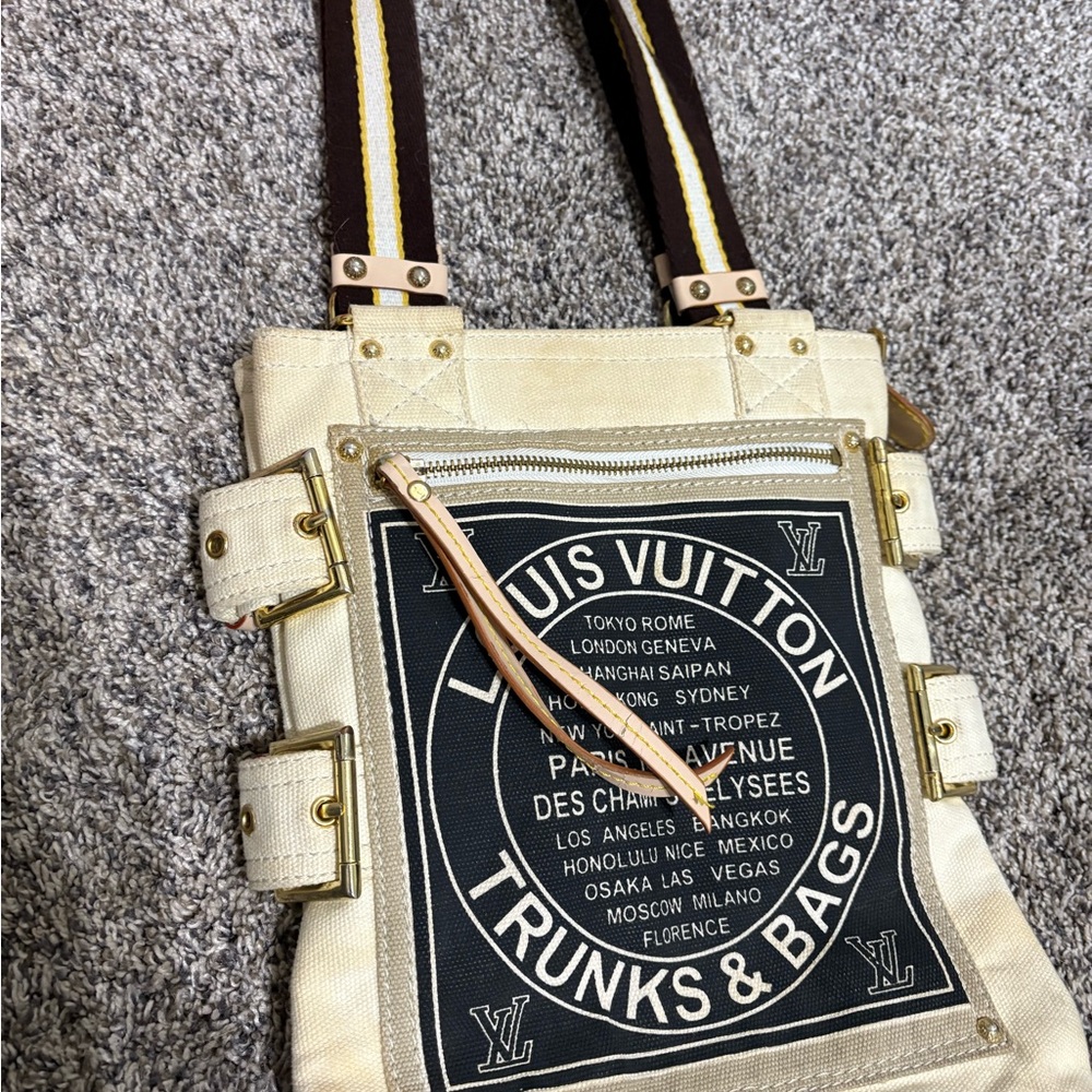 Louis Vuitton Beige and Black Shoulder Bag - Picture 1 of 9